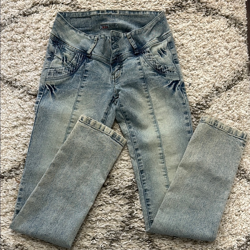 BTN Light Wash Women's Jeans